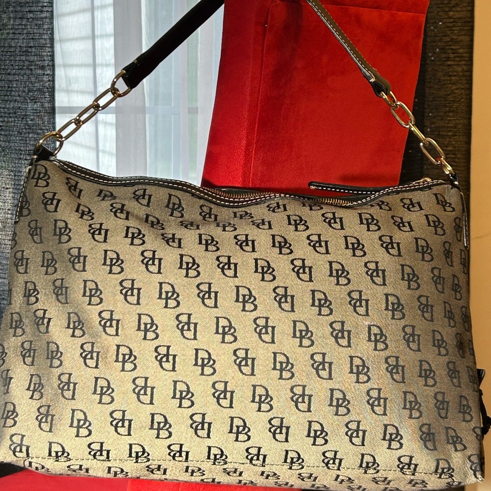 Dooney & Bourke Black and Tan Tote Bag Approx. 18” x 10” x 5.5” - Picture 3 of 16